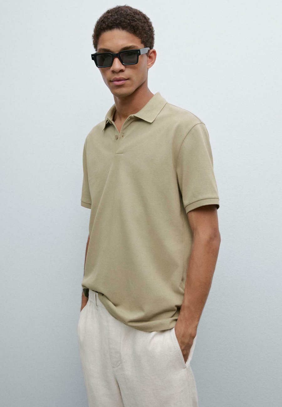Поло Massimo Dutti MICRO TEXTURED PIQUÉ POLO NECK, Green
Поло Massimo Dutti MICRO TEXTURED PIQUÉ POLO NECK, Green