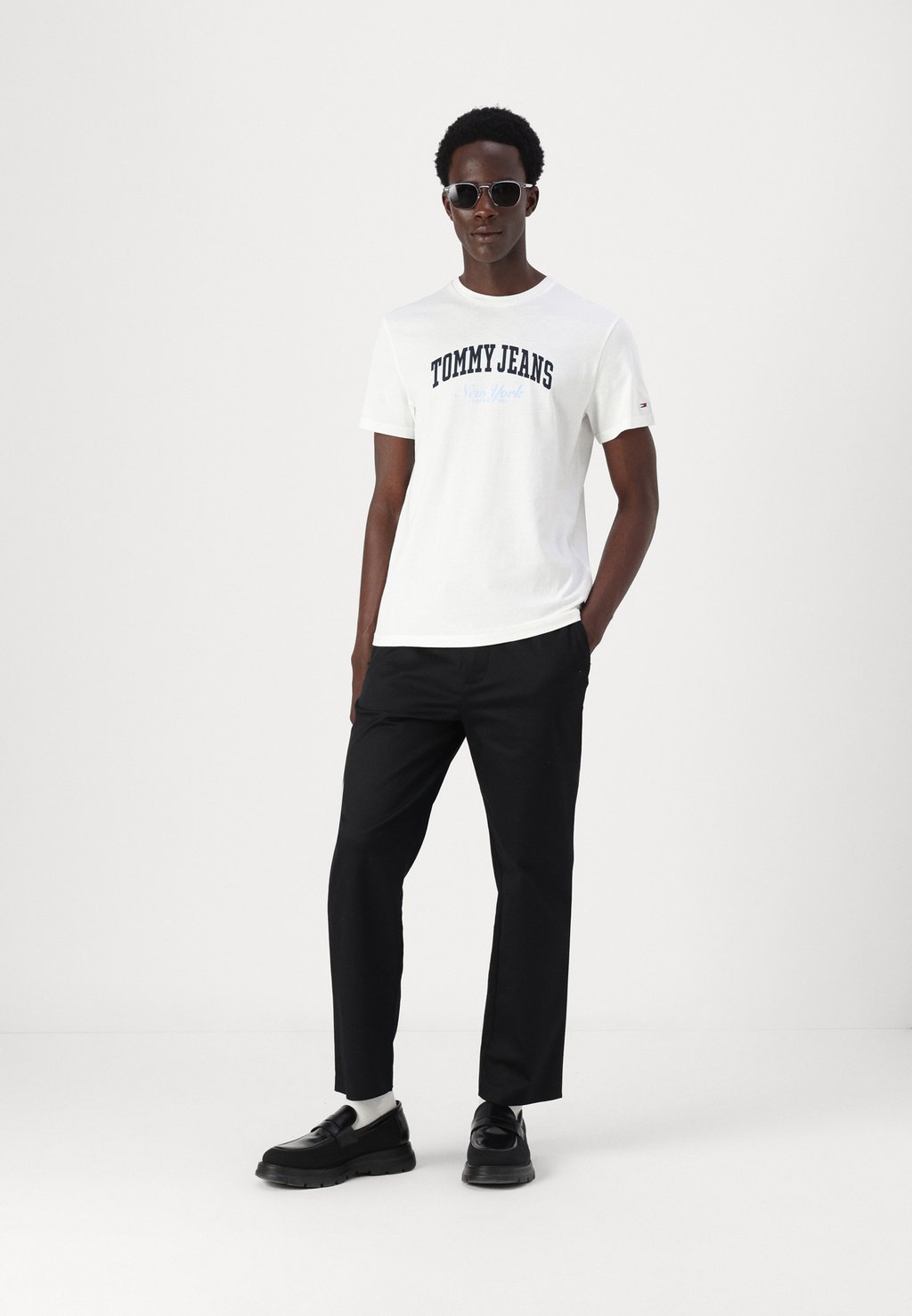 Футболка с принтом VARSITY POP TEE Tommy Jeans, молочный
Футболка с принтом VARSITY POP TEE Tommy Jeans, молочный