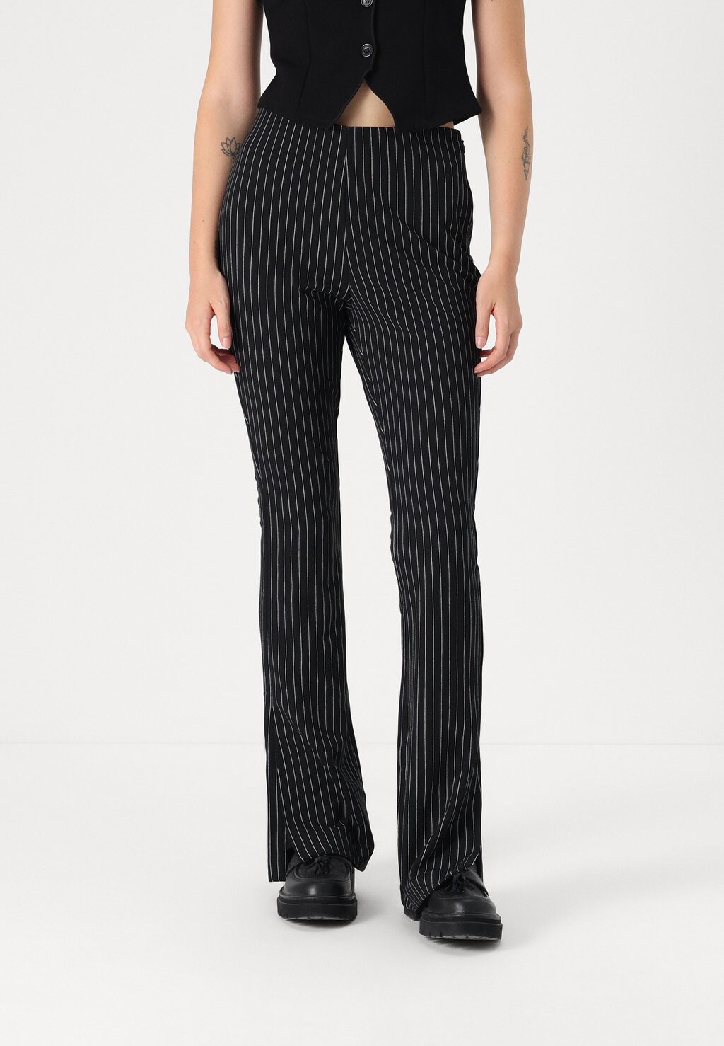 Брюки JXNANCY FLARED JJXX, черный
Брюки JXNANCY FLARED JJXX, черный