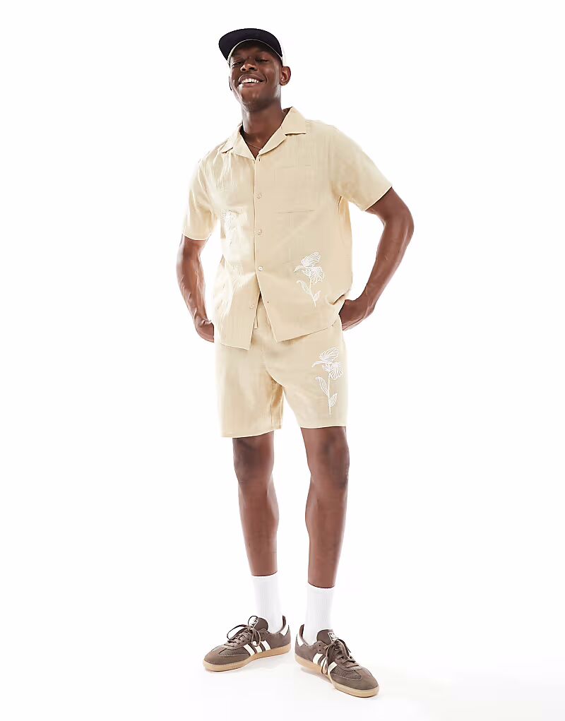 Рубашка с вышивкой New Look в жатом виде, цвет «камень»
Рубашка с вышивкой New Look в жатом виде, цвет «камень»