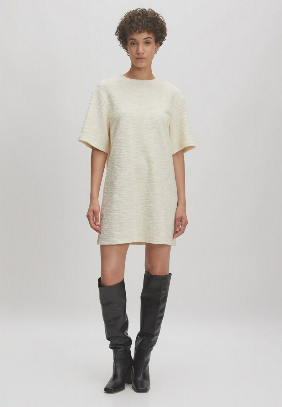 Платье EDITED KARLINE, Beige
Платье EDITED KARLINE, Beige