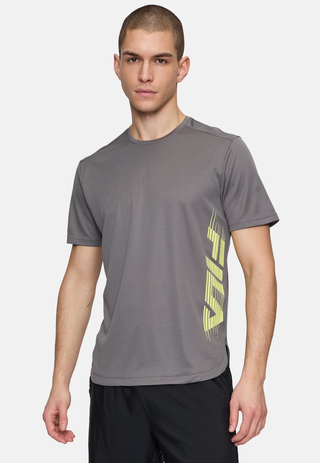 Футболка с принтом TOMELLOSO Fila, серый
Футболка с принтом TOMELLOSO Fila, серый