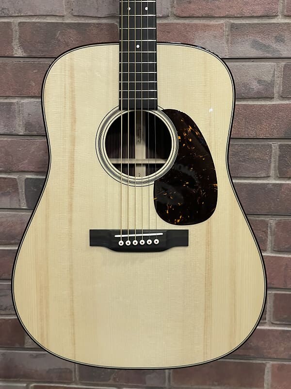 Акустическая гитара Martin Custom Shop D-21 Adirondack 2023
Акустическая гитара Martin Custom Shop D-21 Adirondack 2023