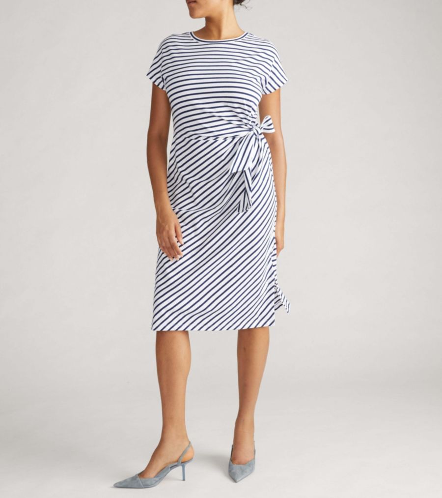 Платье большого размера в бретонскую полоску с узлом и узором полумесяц Universal Standard, White/cenote stripe
Платье большого размера в бретонскую полоску с узлом и узором полумесяц Universal Standard, White/cenote stripe