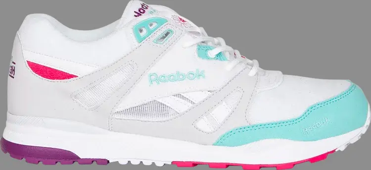 Кроссовки foot patrol x ventilator cn 'hotstepper' Reebok, белый
Кроссовки foot patrol x ventilator cn 'hotstepper' Reebok, белый