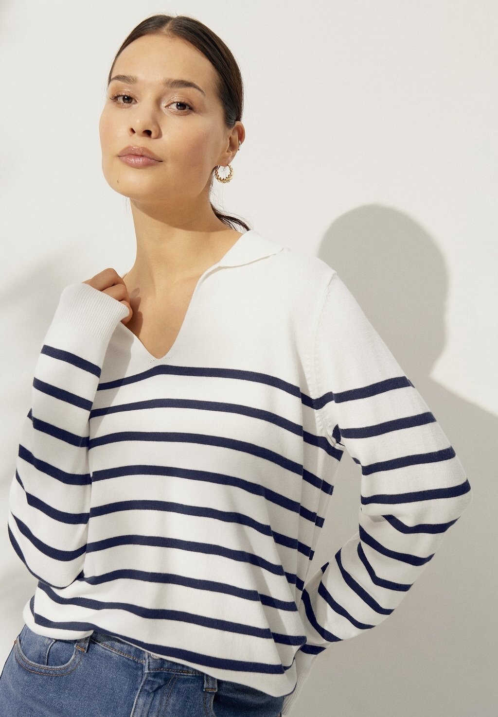 Вязаный свитер NIKKI Ellos Collection, цвет weiß
Вязаный свитер NIKKI Ellos Collection, цвет weiß