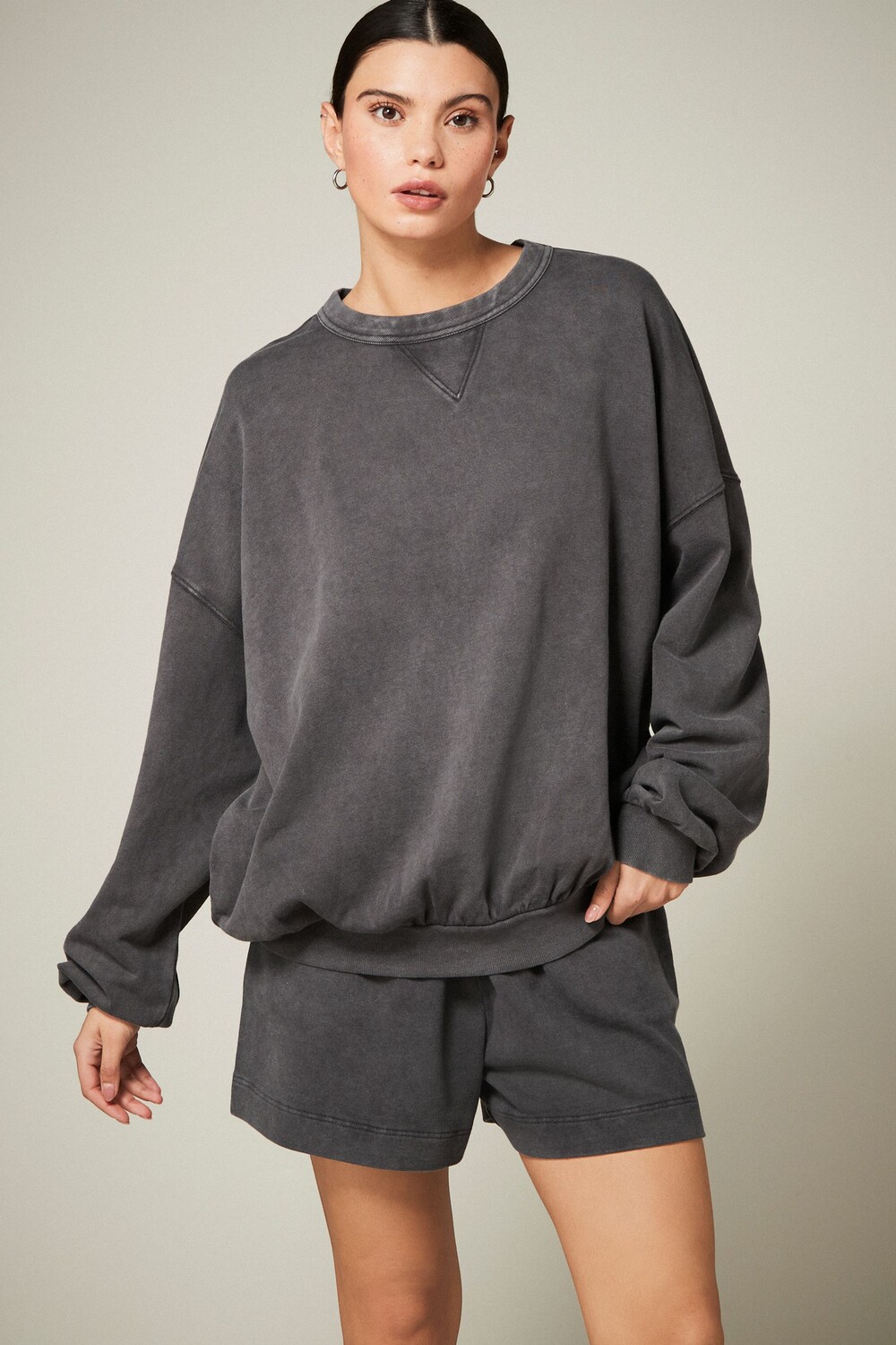 Шорты-Бермуды длиной до колена из потертого трикотажа Next, серый
Шорты-Бермуды длиной до колена из потертого трикотажа Next, серый