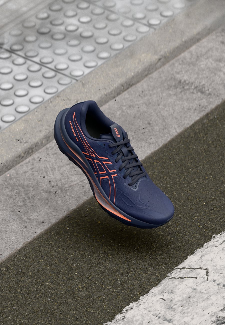 Кроссовки ASICS GT 2000 14, Midnight/Vivid Coral/Dark Blue
Кроссовки ASICS GT 2000 14, Midnight/Vivid Coral/Dark Blue