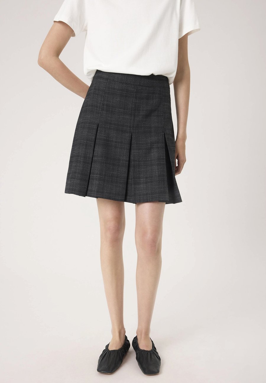 Юбка Soaked in Luxury SLEvonne Augustina Skirt, Black Suiting Check/Black
Юбка Soaked in Luxury SLEvonne Augustina Skirt, Black Suiting Check/Black