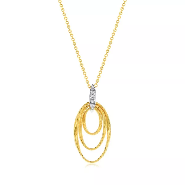 Ожерелье с подвеской в форме тройного открытого овала из стерлингового серебра и кубических цирконий от Suzy Levian Golden Helix Suzy Levian New York, golden
Ожерелье с подвеской в форме тройного открытого овала из стерлингового серебра и кубических цирконий от Suzy Levian Golden Helix Suzy Levian New York, golden