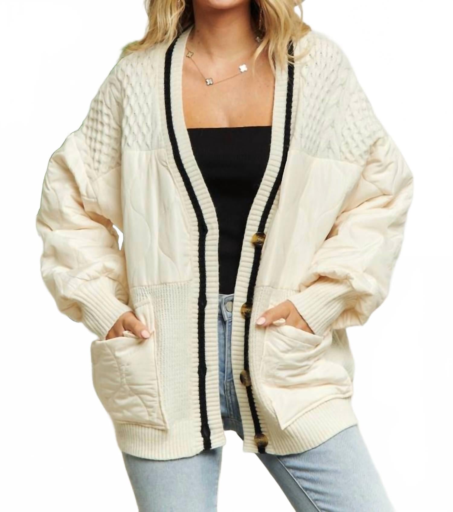 Кардиган с пуговицами и стежкой в кремовом цвете Madelyn
Кардиган с пуговицами и стежкой в кремовом цвете Madelyn