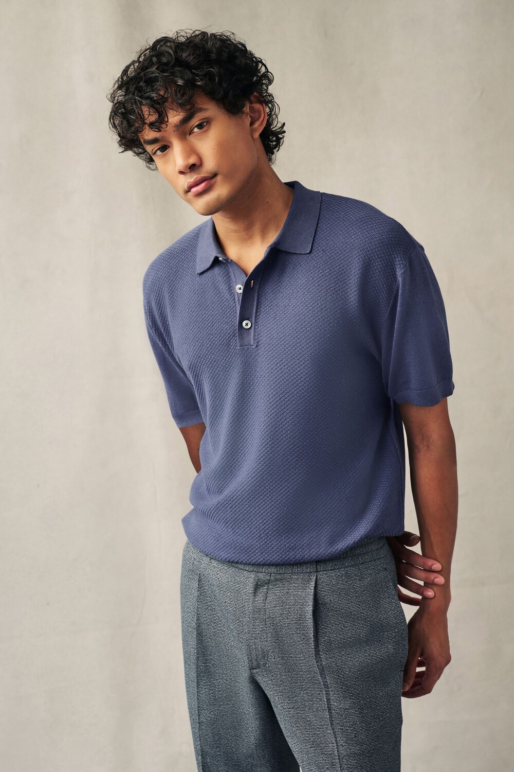 Рубашка-Поло фактурного трикотажа стандартного кроя облегающего кроя Next, синий
Рубашка-Поло фактурного трикотажа стандартного кроя облегающего кроя Next, синий