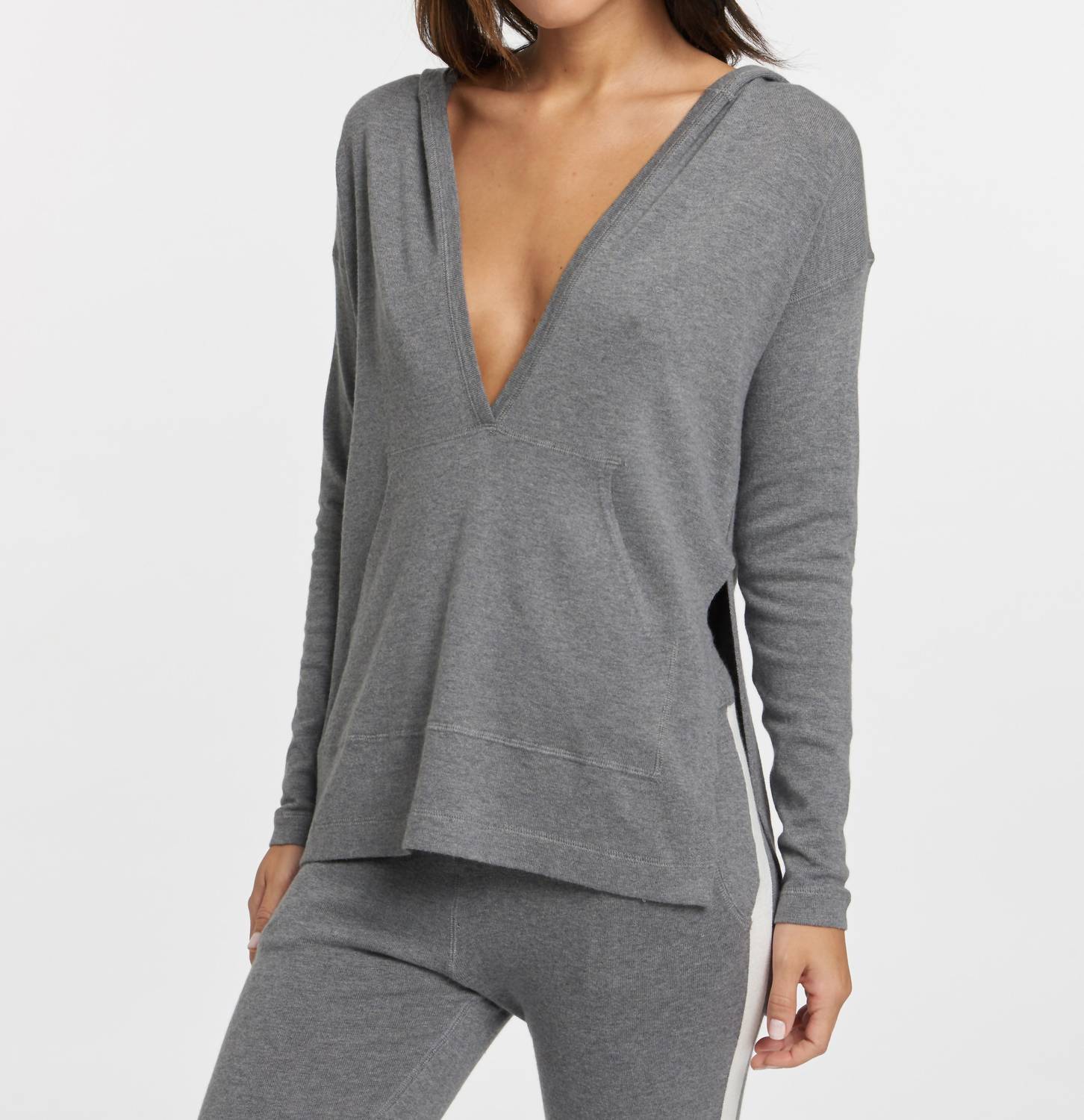 Свитшот с капюшоном Santorini серый LEIMERE
Свитшот с капюшоном Santorini серый LEIMERE