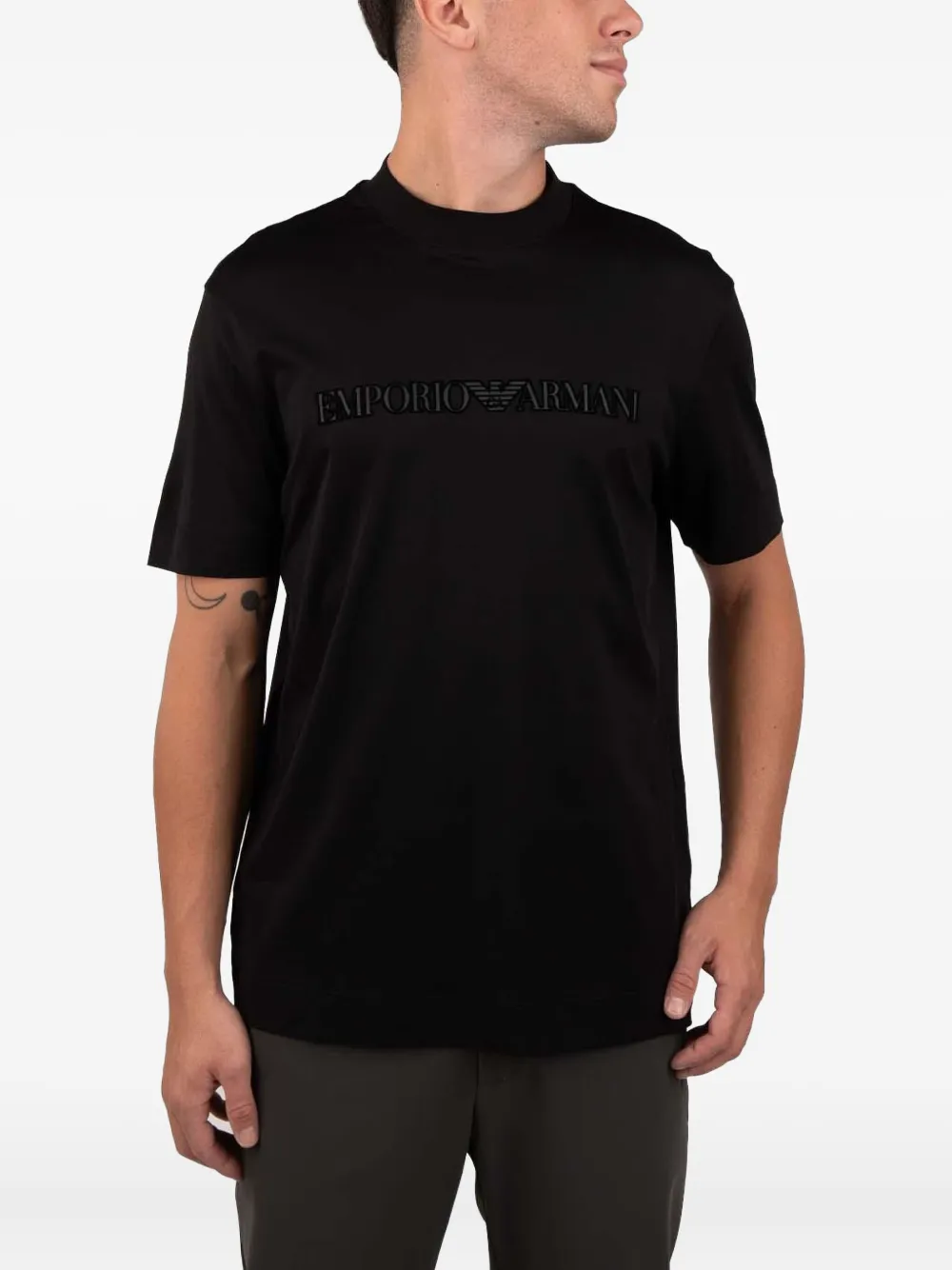 Футболка с тисненым логотипом EMPORIO ARMANI, черный
Футболка с тисненым логотипом EMPORIO ARMANI, черный