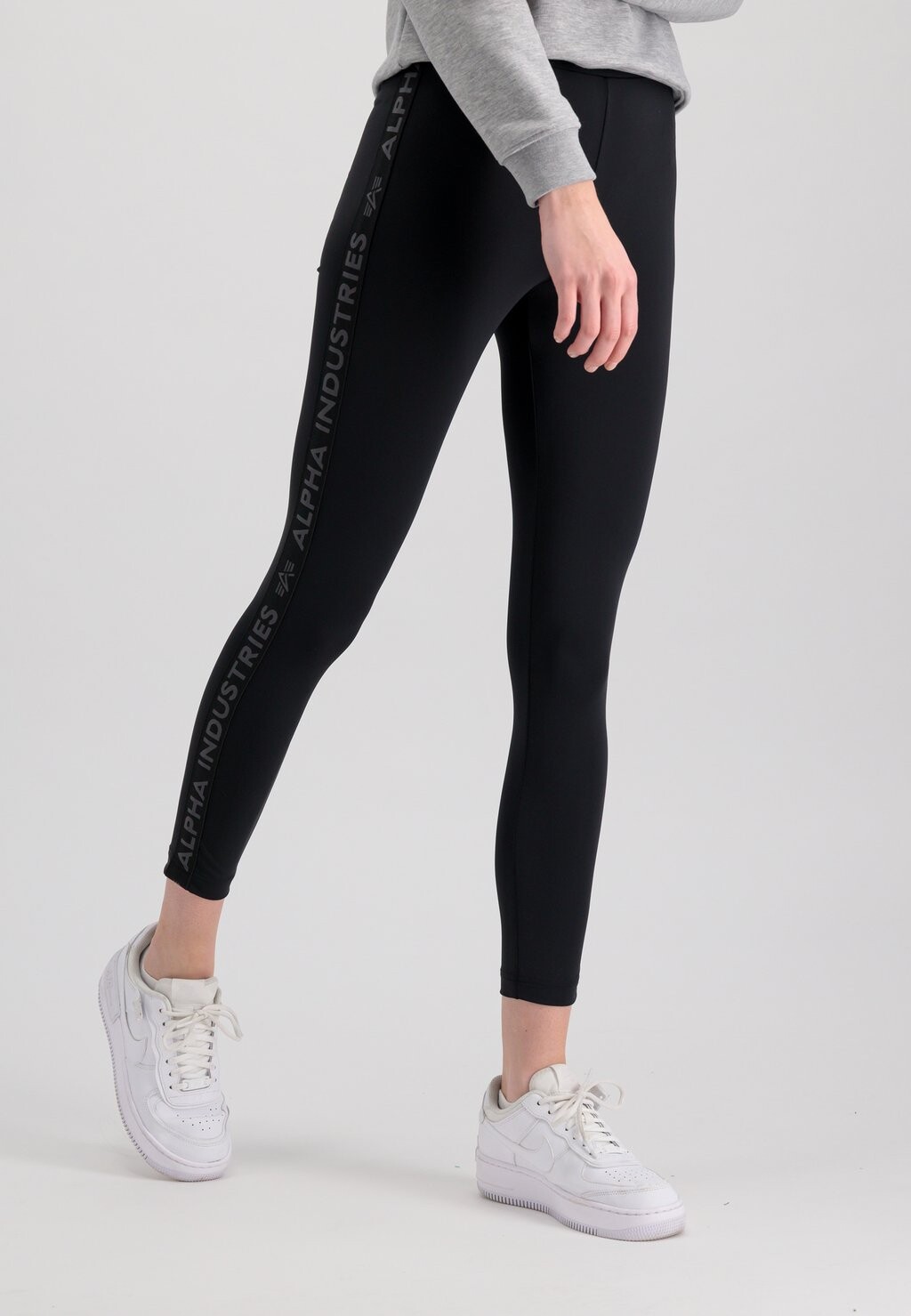 Леггинсы WM AI STRIPE WMN Leggings Alpha Industries, черный
Леггинсы WM AI STRIPE WMN Leggings Alpha Industries, черный