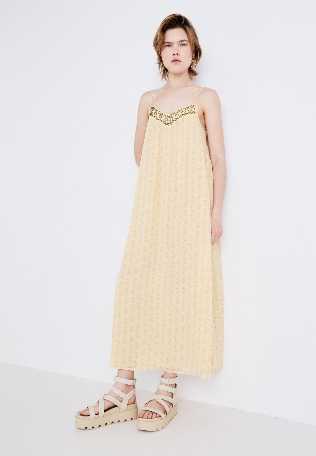 Повседневное платье MADONNA Pepe Jeans, светло-желтый
Повседневное платье MADONNA Pepe Jeans, светло-желтый