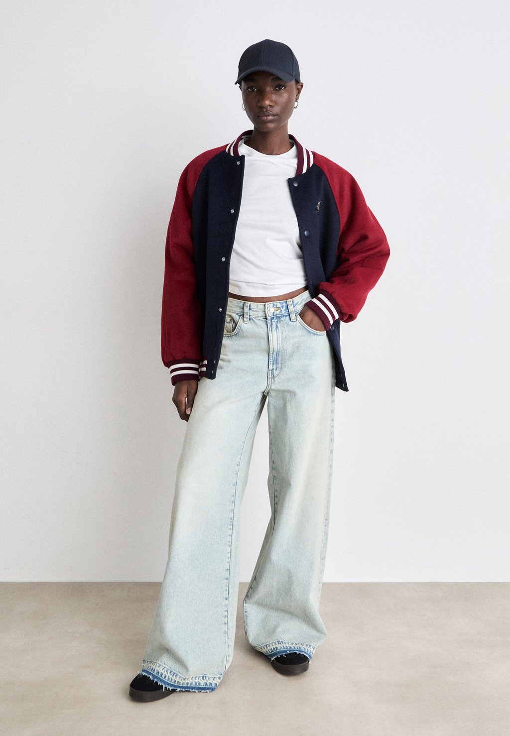 Базовая футболка SLIM C NECK TEE Tommy Jeans, белый
Базовая футболка SLIM C NECK TEE Tommy Jeans, белый