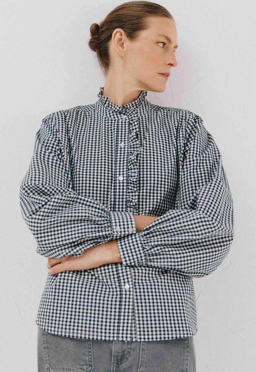 Блуза Cortefiel CORTEFIEL, Multi-Coloured/Black
Блуза Cortefiel CORTEFIEL, Multi-Coloured/Black