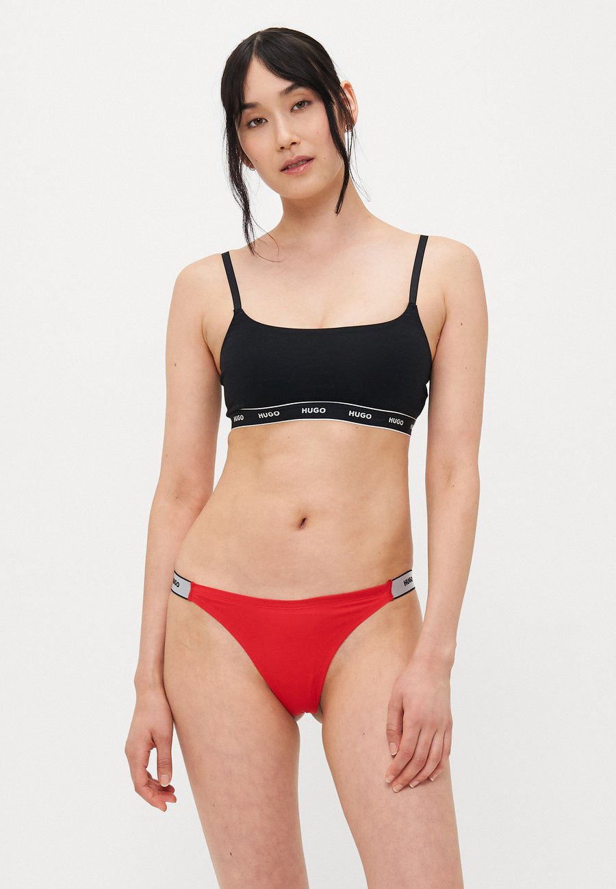 Трусы HUGO GIFT 3 PACK, Black/Red/Multi-Coloured
Трусы HUGO GIFT 3 PACK, Black/Red/Multi-Coloured