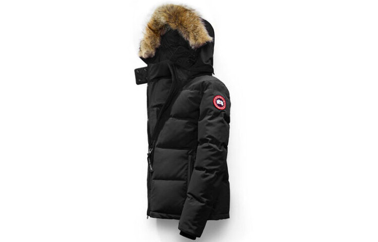 Женский пуховик Canada Goose, черный
Женский пуховик Canada Goose, черный