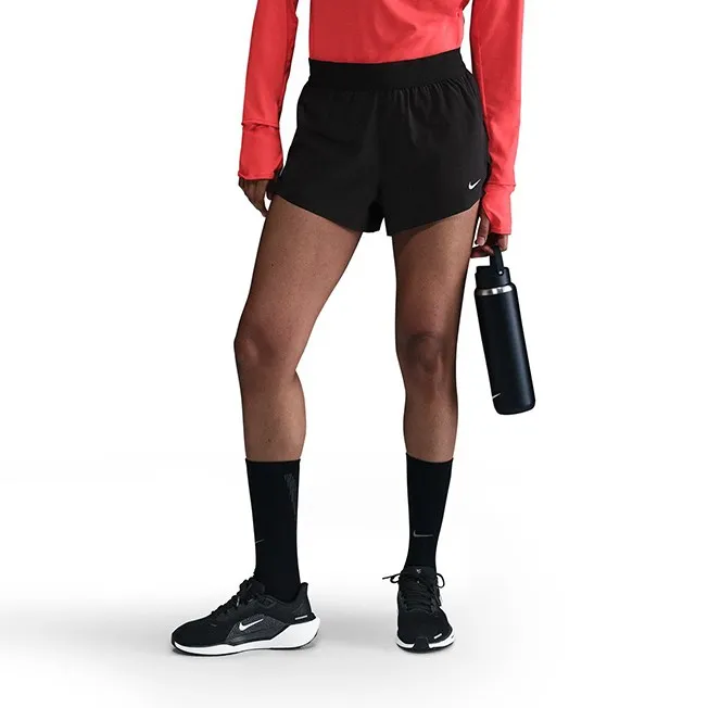 Быстросохнущие шорты с подкладкой Mid-Rise 2.5" Nike, Black/Reflective Silver
Быстросохнущие шорты с подкладкой Mid-Rise 2.5" Nike, Black/Reflective Silver