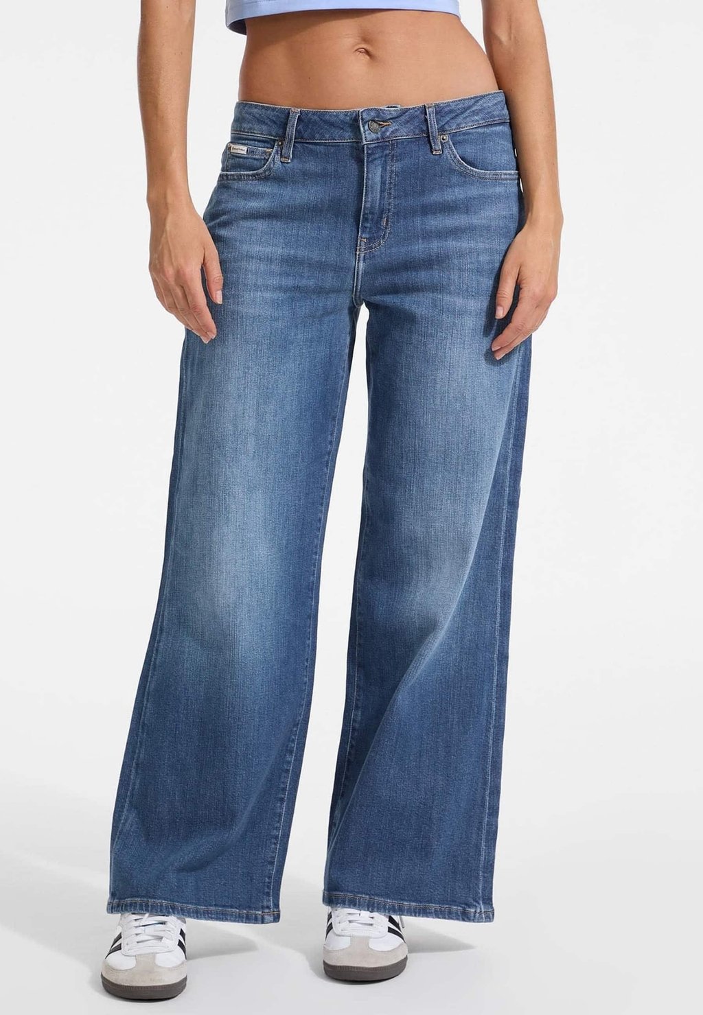 Джинсы свободного кроя BOYFRIEND Guess Jeans, синий
Джинсы свободного кроя BOYFRIEND Guess Jeans, синий