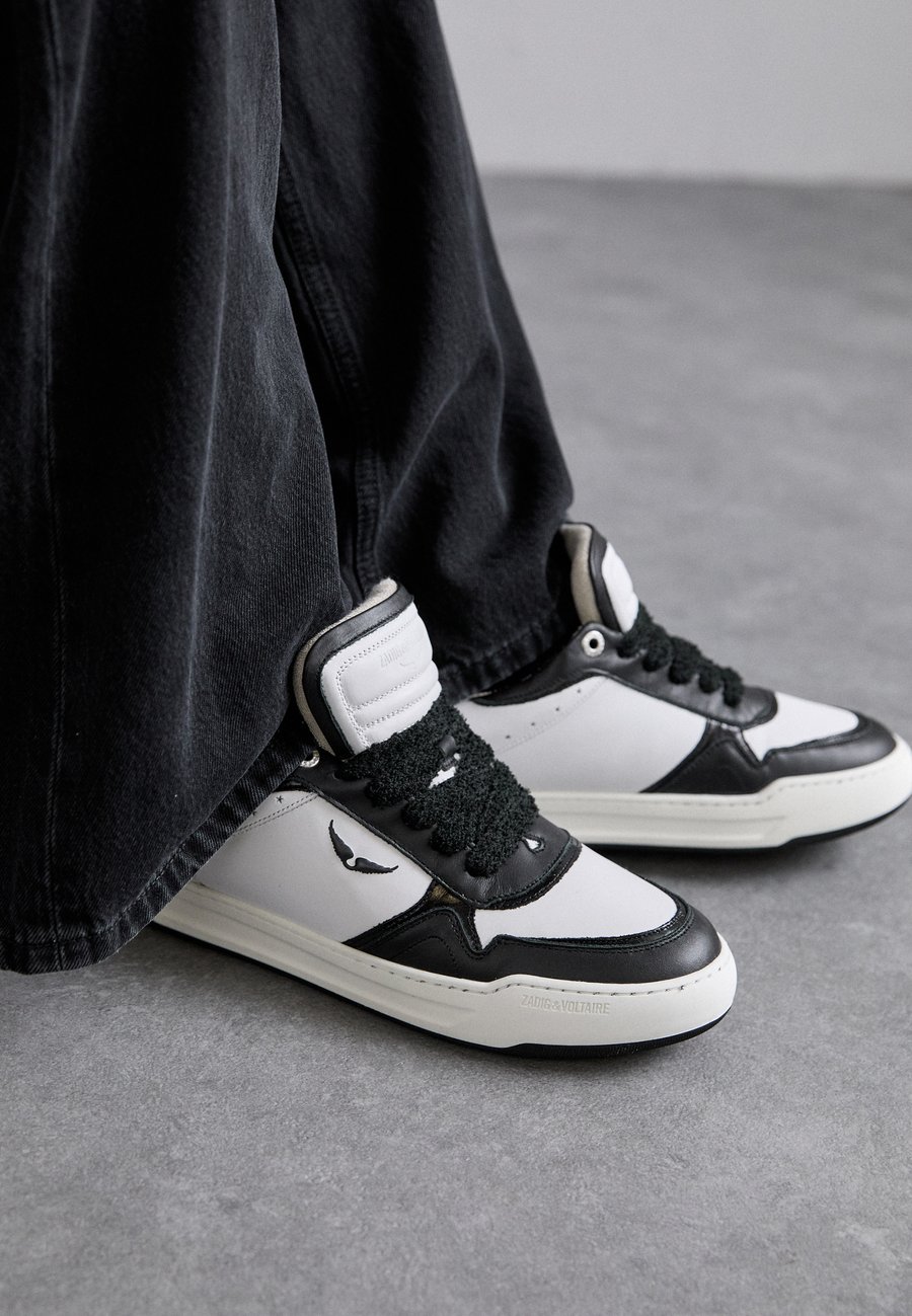 Кроссовки Zadig & Voltaire WINGS MAN , Noir/Black
Кроссовки Zadig & Voltaire WINGS MAN , Noir/Black