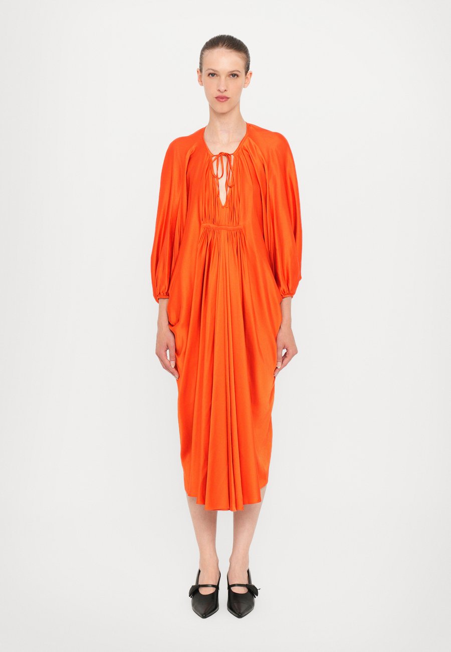 Платье Diane von Furstenberg REMI DRESS, Orche/Red
Платье Diane von Furstenberg REMI DRESS, Orche/Red