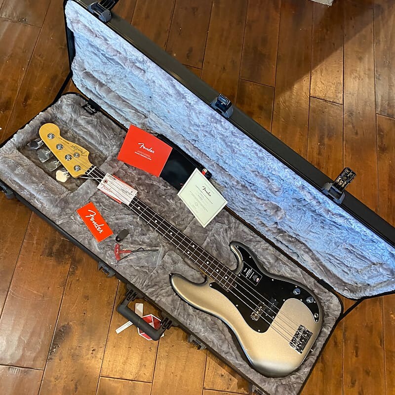 Fender American Professional II Precision Bass RW 2021 Mercury US210092543 8 фунтов 13,8 унций American Professional II Precision Bass with Rosewood Fretboard
Fender American Professional II Precision Bass RW 2021 Mercury US210092543 8 фунтов 13,8 унций American Professional II Precision Bass with Rosewood Fretboard