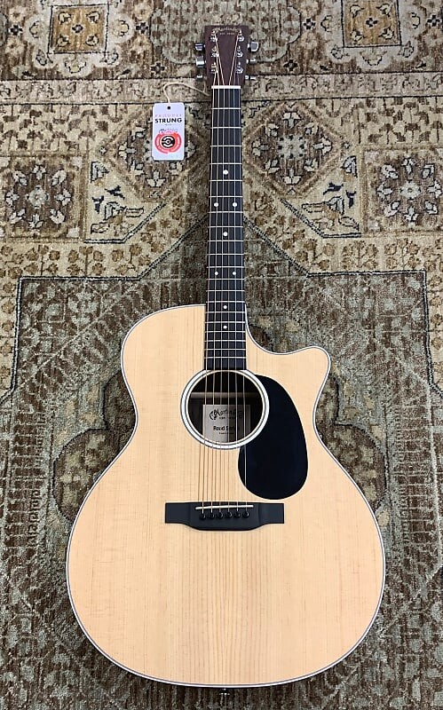 Акустическая электрогитара Martin Road Series GPC-13E в мягком футляре, установка №0060
Акустическая электрогитара Martin Road Series GPC-13E в мягком футляре, установка №0060