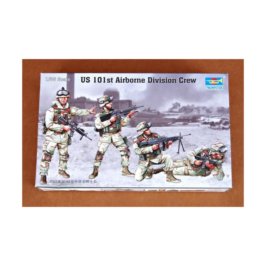 Экипаж 101-й воздушно-десантной дивизии США, Military Models (1:35) (Trumpeter Models)
Экипаж 101-й воздушно-десантной дивизии США, Military Models (1:35) (Trumpeter Models)