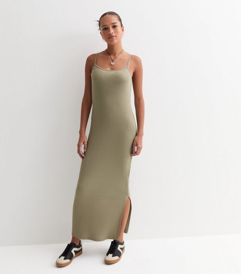 Зеленое платье макси из хлопковой смеси в рубчик для девочек New Look, хаки
Зеленое платье макси из хлопковой смеси в рубчик для девочек New Look, хаки