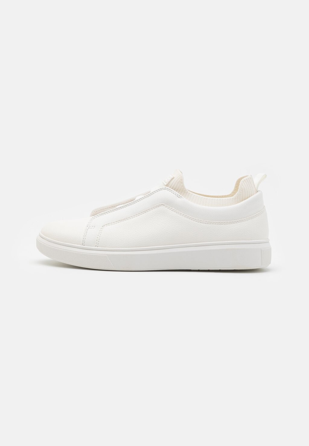 Кроссовки низкие MIDTOWN ALDO, цвет white
Кроссовки низкие MIDTOWN ALDO, цвет white