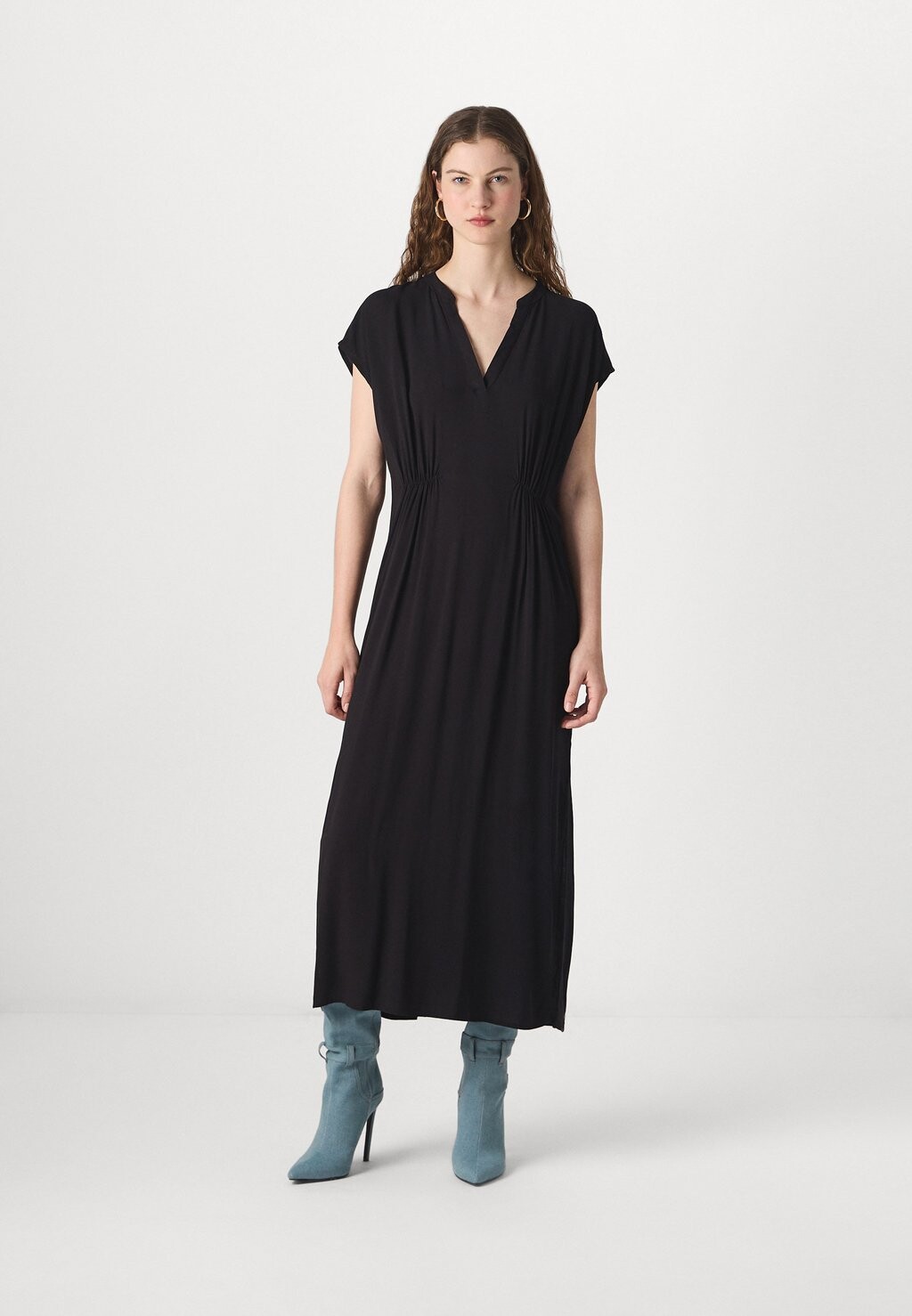 Платье макси JDYSTARR LIFE МИДИ ПЛАТЬЕ Jdy, черный
Платье макси JDYSTARR LIFE МИДИ ПЛАТЬЕ Jdy, черный