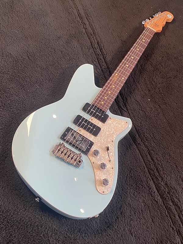 Электрогитара Reverend Six Gun HPP Chronic Blue #49314
Электрогитара Reverend Six Gun HPP Chronic Blue #49314