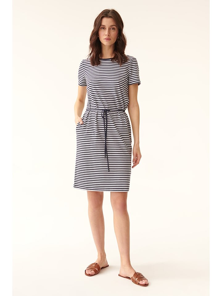 Короткое платье TATUUM, цвет dunkelblau/weiß
Короткое платье TATUUM, цвет dunkelblau/weiß