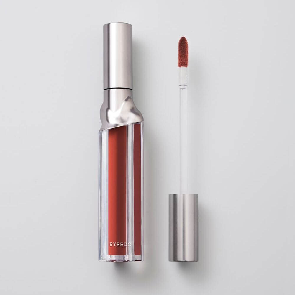 Жидкая помада для губ Byredo Vinyl Auburn, 4 мл, кирпично-коричневый
Жидкая помада для губ Byredo Vinyl Auburn, 4 мл, кирпично-коричневый