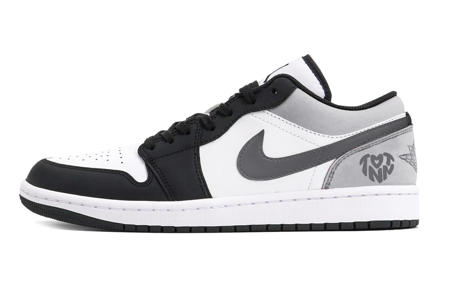 Кроссовки Air Jordan 1 Vintage Basketball Shoes Men Low-top Dark Gray, Black And White, темно-серый
Кроссовки Air Jordan 1 Vintage Basketball Shoes Men Low-top Dark Gray, Black And White, темно-серый