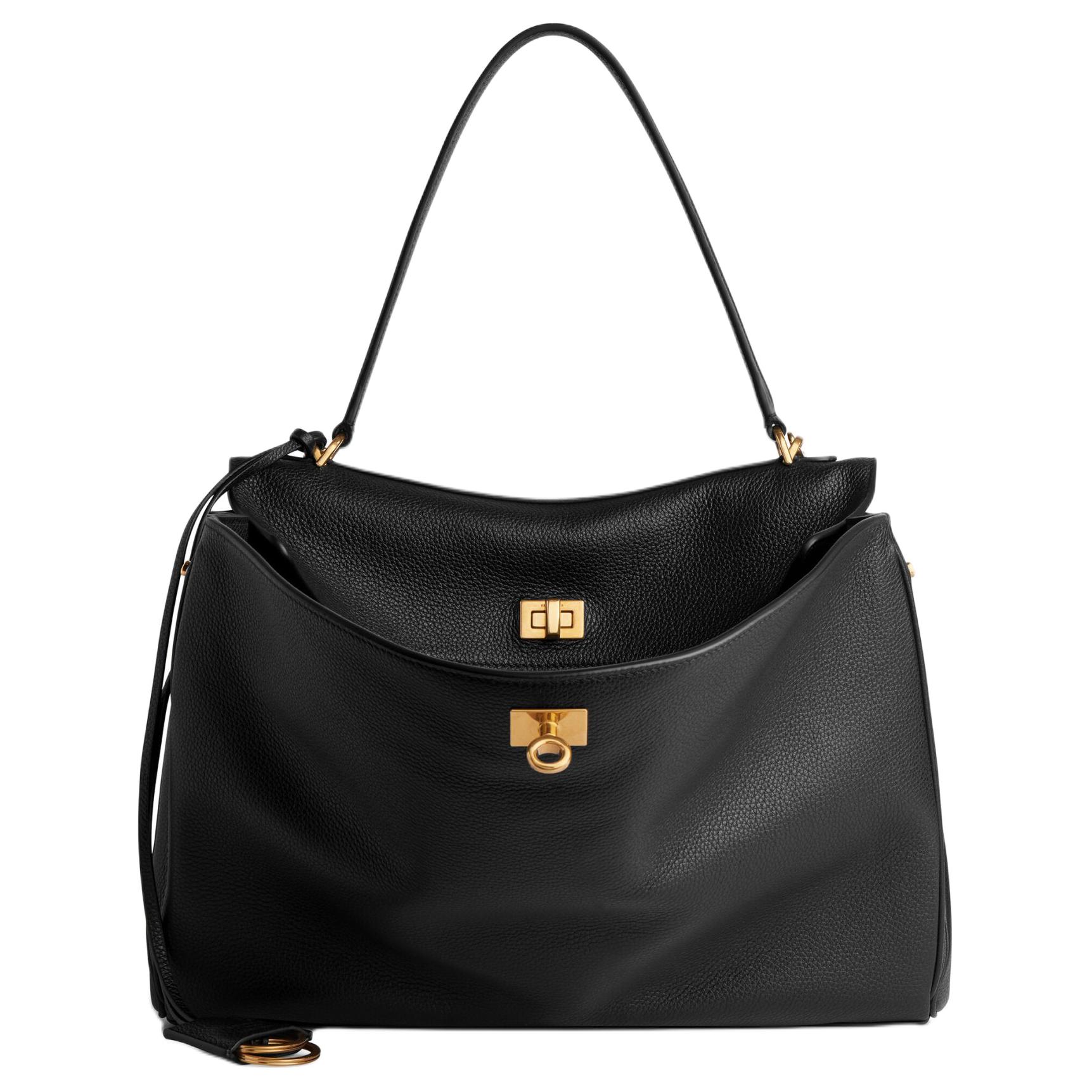 Средняя сумка для родео Balenciaga, Set (Bag+Dust Bag)
Средняя сумка для родео Balenciaga, Set (Bag+Dust Bag)