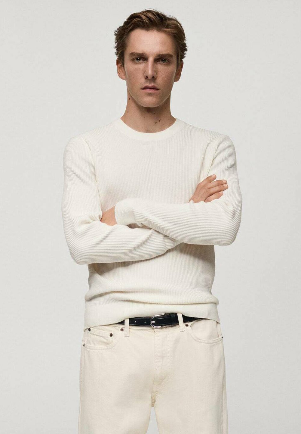 Свитер Mango, слоновая кость
Свитер Mango, слоновая кость