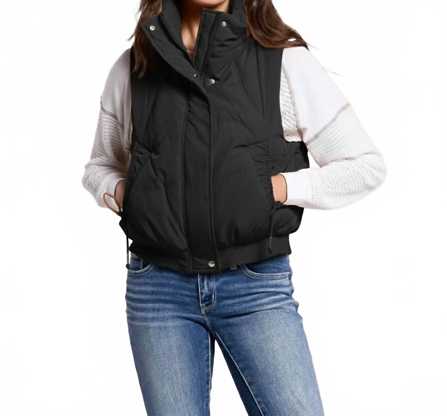 HYFVE Стеганый пуховый жилет Wave черного цвета
HYFVE Стеганый пуховый жилет Wave черного цвета