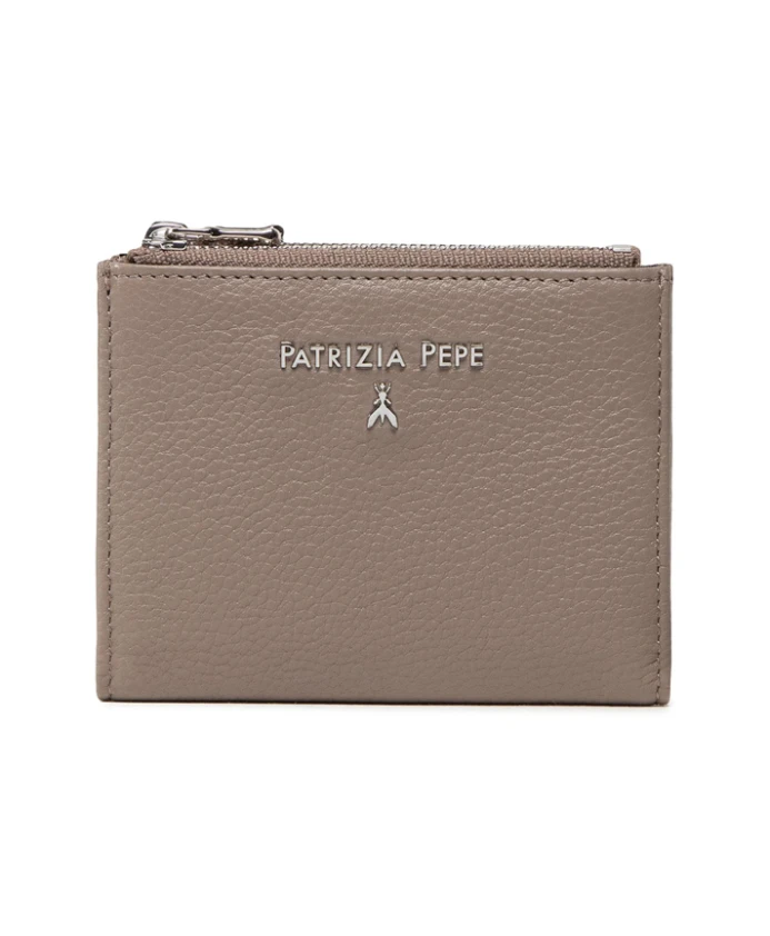 Кошелек из зернистой телячьей кожи с двойной застежкой-молнией Patrizia Pepe, бежевый
Кошелек из зернистой телячьей кожи с двойной застежкой-молнией Patrizia Pepe, бежевый