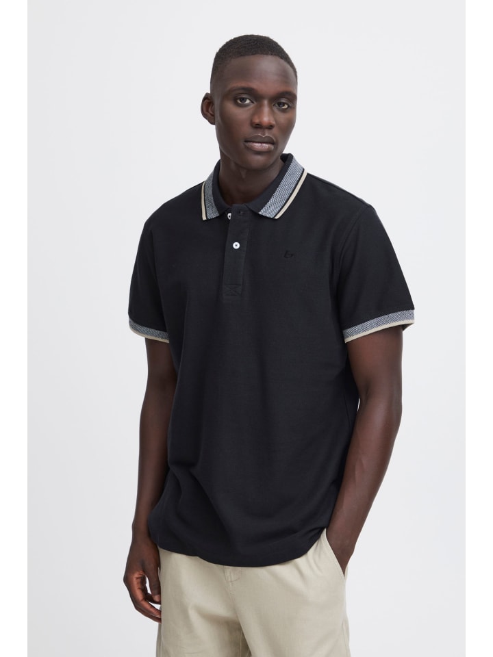 Поло BLEND Poloshirt BHPolo 20716479 lässiges Poloshirt mit coolen Details, черный
Поло BLEND Poloshirt BHPolo 20716479 lässiges Poloshirt mit coolen Details, черный