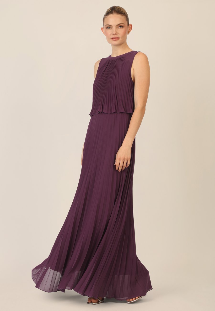 Платье Apart Maxi dress, Dunkel Lila/Dark Purple
Платье Apart Maxi dress, Dunkel Lila/Dark Purple