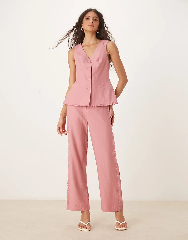 Свободные брюки прямого кроя ASOS DESIGN с кружевными вставками розового цвета
Свободные брюки прямого кроя ASOS DESIGN с кружевными вставками розового цвета