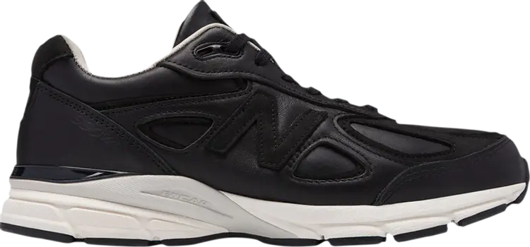 Кроссовки New Balance 990v4 Made In USA, черный/белый
Кроссовки New Balance 990v4 Made In USA, черный/белый