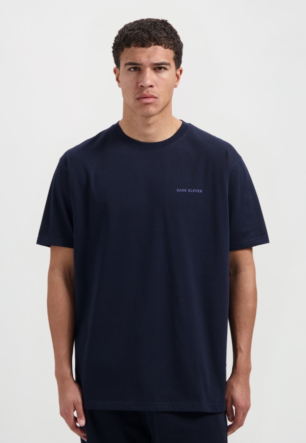 Футболка с принтом HANG ELEVEN, темно-синий
Футболка с принтом HANG ELEVEN, темно-синий