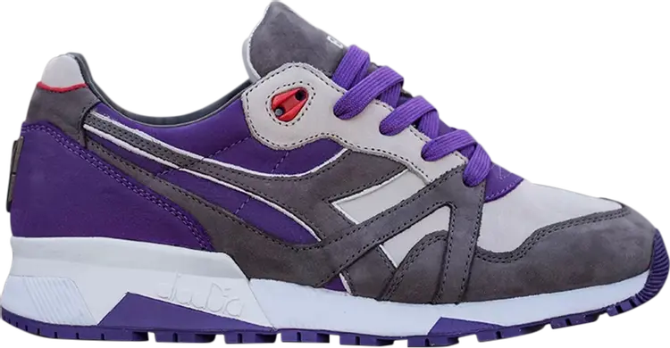 Кроссовки BAIT x Transformers x N9000 Megatron, серый
Кроссовки BAIT x Transformers x N9000 Megatron, серый