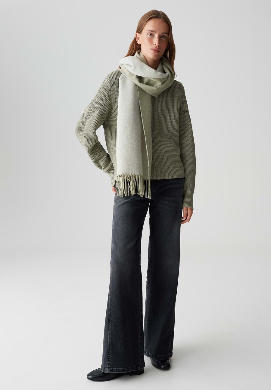 Шарф OPUS COLOR BLOCKING, Soft Matcha/Light Green
Шарф OPUS COLOR BLOCKING, Soft Matcha/Light Green