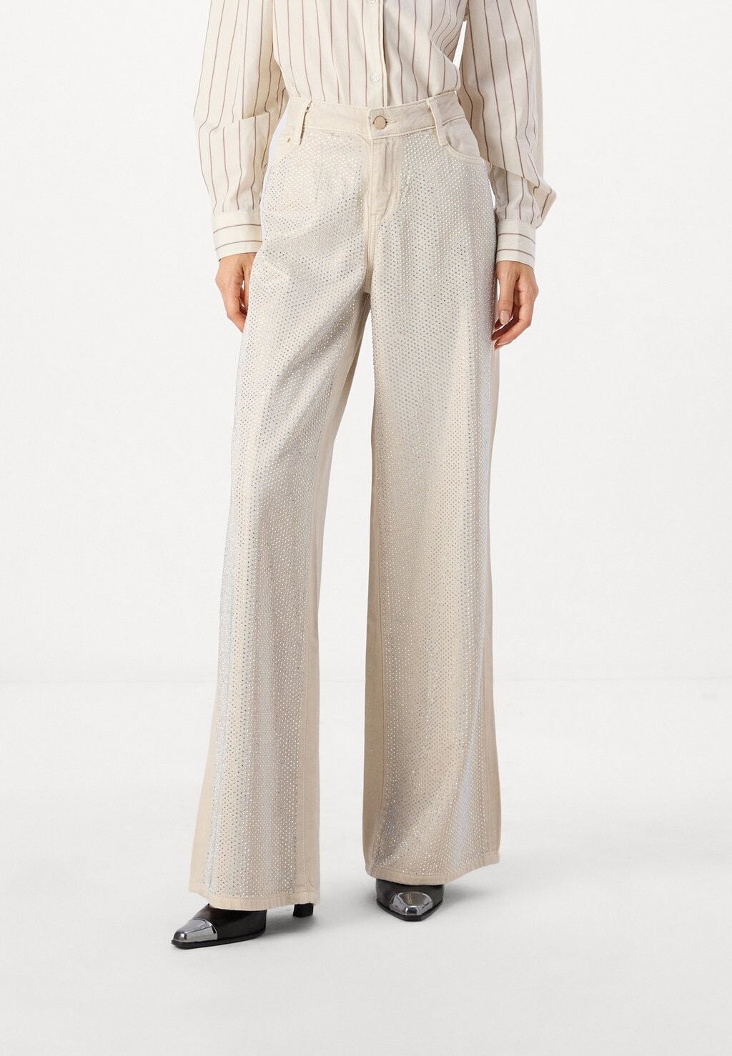 Брюки SEXY PALAZZO Guess, цвет Vanilla Blush
Брюки SEXY PALAZZO Guess, цвет Vanilla Blush